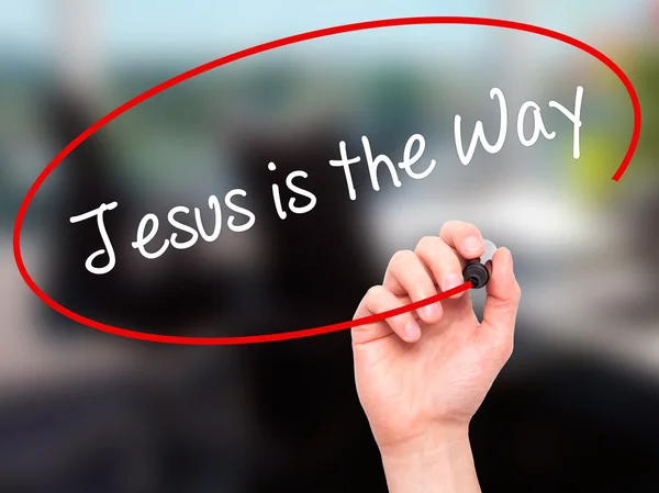 Homme écriture à la main Jésus est le chemin avec marqueur noir sur sc. visuel — Photo