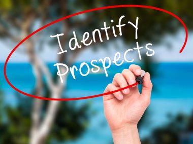 Adam el tanımlamak umutları ile siyah kalemi görsel üzerinde yazılı. 