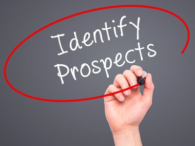 Adam el tanımlamak umutları ile siyah kalemi görsel üzerinde yazılı. 