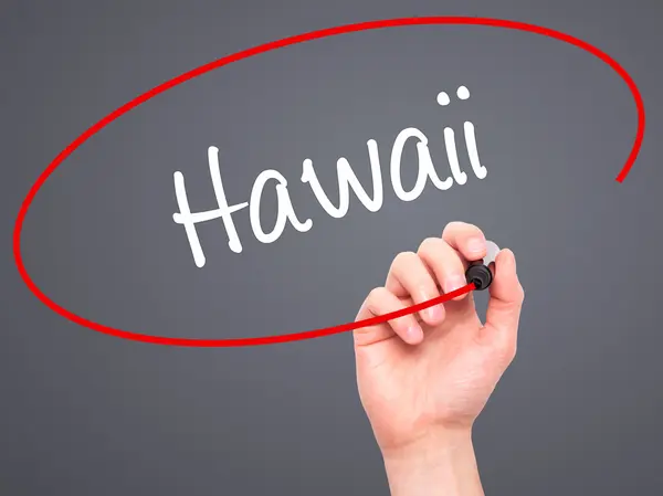 Mann Handschrift hawaii mit schwarzem Marker auf visuellem Bildschirm — Stockfoto