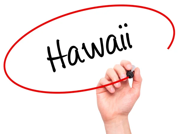 영상 화면에 검은색 표시와 함께 하와이 쓰는 사람 손 — 스톡 사진
