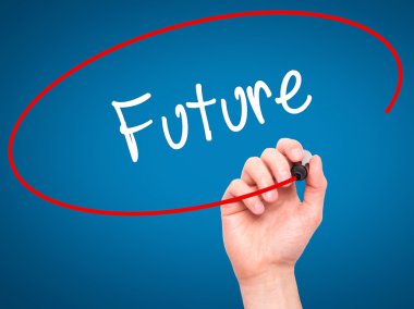 Adam el gelecek siyah kalemi ile görsel ekranda yazma.