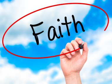 Adam el inanç ile siyah kalemi görsel ekranda yazma.