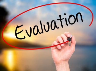 Adam el değerlendirme ile siyah kalemi görsel ekranda yazma.