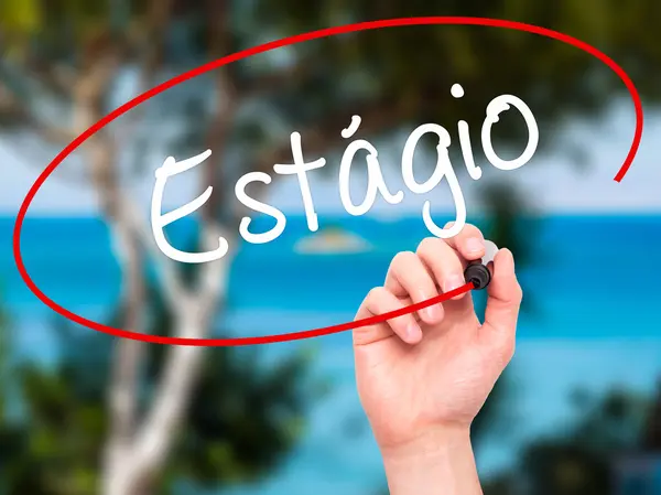 Mann handschriftlich estagio (Praktikum auf portugiesisch) — Stockfoto