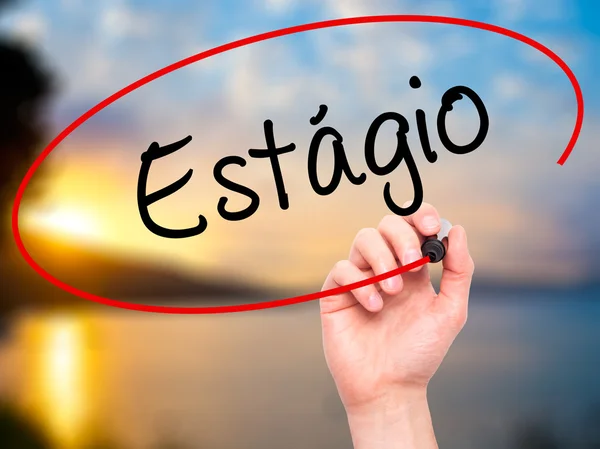 Férfi kézi írás Estagio (szakmai portugál nyelven?) — Stock Fotó