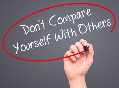 Adam el yok karşılaştırın kendini ile diğerleri siyah m ile yazma