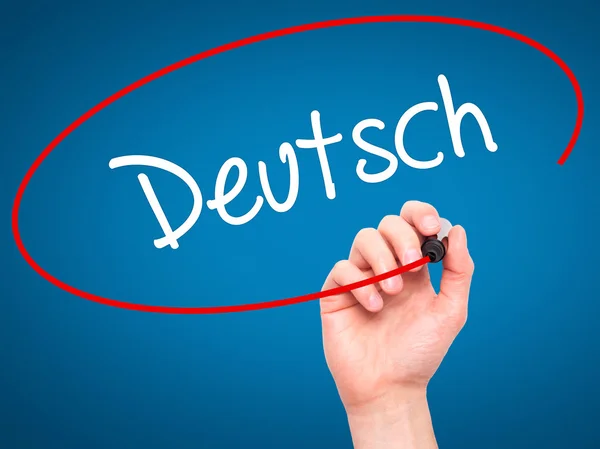 Hombre Escribir a mano Deutsh (alemán en alemán) con marcador negro en — Foto de Stock