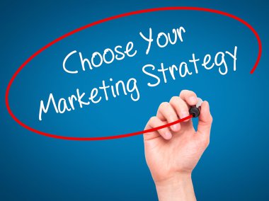 Adam el seçin Your pazarlama stratejisi ile siyah marke yazma