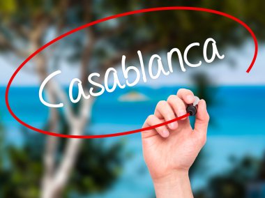 Adam el Casablanca siyah kalemi ile görsel ekranda yazma.