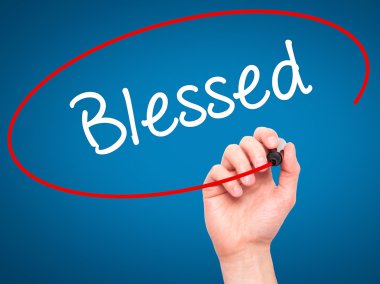 Görsel ekran siyah kalemi ile kutsanmış adam el yazma