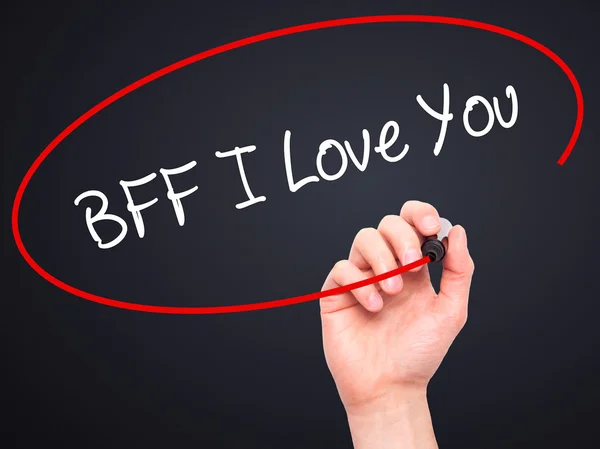 Hombre Escritura a mano BFF I Love You con marcador negro en scre visual — Foto de Stock