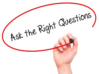 Adam el ask doğru sorular ile siyah kalemi VI üzerinde yazma