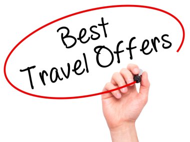 En iyi seyahat sunuyor siyah kalemi ile görsel üzerinde yazılı adam el