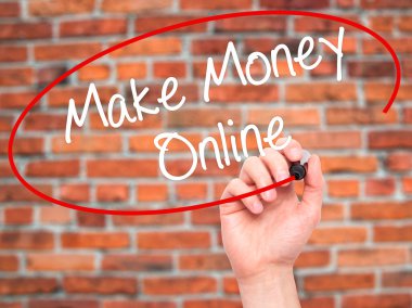 Make Money Online ile siyah kalemi görsel üzerinde yazılı adam el