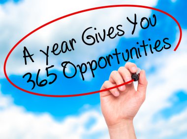 Bir yıl yazma adam el siyah m ile 365 fırsatlar verir