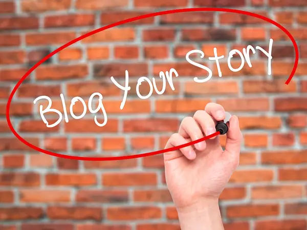 Man Hand writing Blog Your Story  with black marker on visual sc — Stock Photo, Image