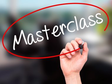Adam el Masterclass siyah kalemi ile görsel ekranda yazma.
