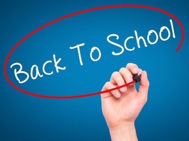 Adam el okul için siyah kalemi ile görsel scre yazma.