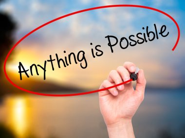 Bir şey yazıyor adam el visua üzerinde siyah kalemi ile mümkündür