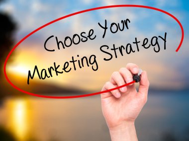 Adam el seçin Your pazarlama stratejisi ile siyah marke yazma