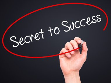 Adam el gizli başarı için siyah kalemi ile görsel s yazma