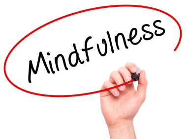 Adam el mindfulness ile siyah kalemi görsel ekranda yazma.
