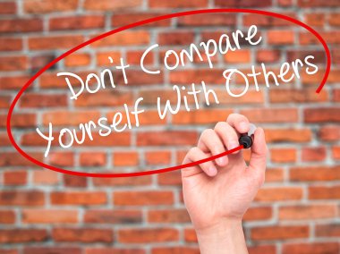 Adam el yok karşılaştırın kendini ile diğerleri siyah m ile yazma