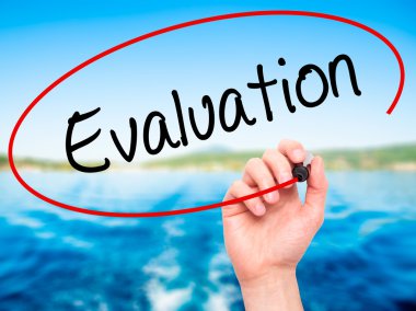 Adam el değerlendirme ile siyah kalemi görsel ekranda yazma.