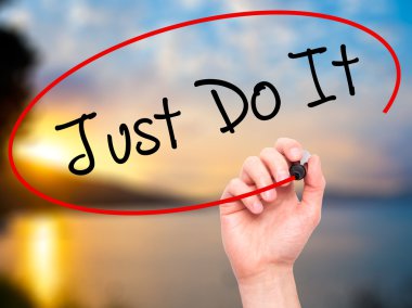 Adam el sadece Do It görsel ekranda siyah kalemi ile yazma