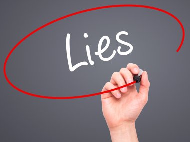 Görsel ekran siyah kalemi ile adam el yazma yatıyor