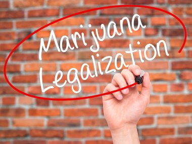 Adam el marihuana yasallaştırma vis siyah kalemi ile yazma