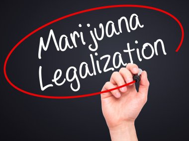 Adam el marihuana yasallaştırma vis siyah kalemi ile yazma