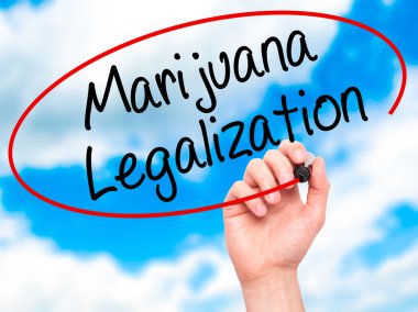 Adam el marihuana yasallaştırma vis siyah kalemi ile yazma