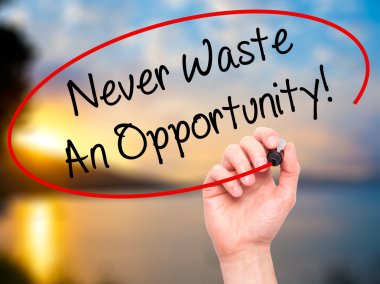 Adam el yazma hiçbir zaman atık bir fırsat! siyah kalemi o ile