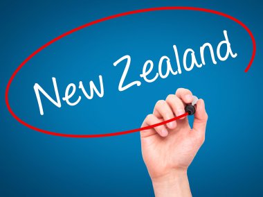 Adam el Yeni Zelanda ile siyah kalemi görsel ekranda yazma.