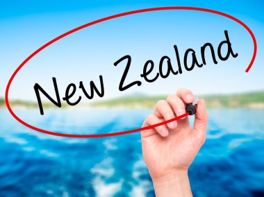 Adam el Yeni Zelanda ile siyah kalemi görsel ekranda yazma.