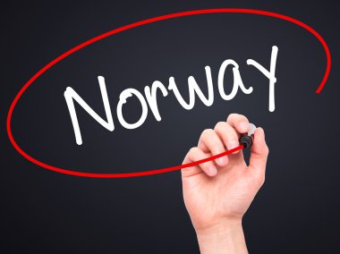 Adam el Norveç ile siyah kalemi görsel ekranda yazma.
