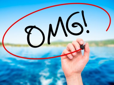 Adam el OMG (Oh My God) ile siyah kalemi görsel scr yazma.