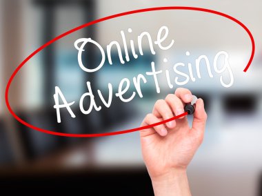 Adam el online reklam ile siyah kalemi görsel üzerinde yazılı. 