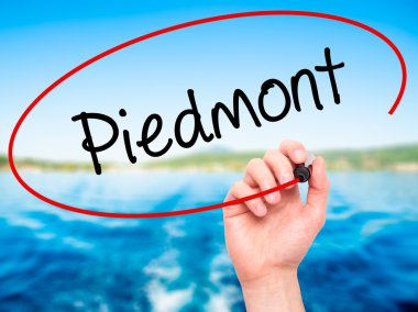 Adam el Piedmont ile siyah kalemi görsel ekranda yazma.