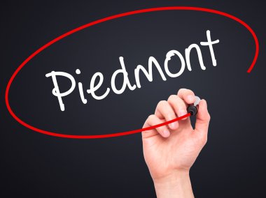 Adam el Piedmont ile siyah kalemi görsel ekranda yazma.