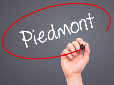 Adam el Piedmont ile siyah kalemi görsel ekranda yazma.