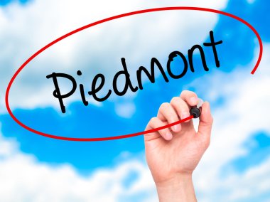 Adam el Piedmont ile siyah kalemi görsel ekranda yazma.