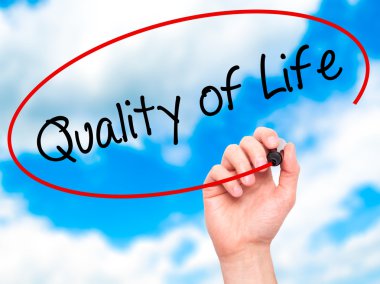 Adam el yazma yaşam kalitesini görsel scr üzerinde siyah kalemi