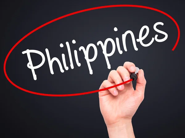 Man Hand schrijven Filippijnen met zwarte marker op visuele scherm — Stockfoto