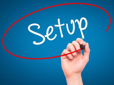 Adam el Kur ile siyah kalemi görsel ekranda yazma.