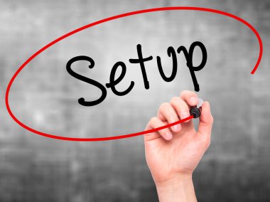 Adam el Kur ile siyah kalemi görsel ekranda yazma.