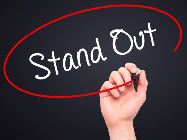 Adam el stand dışarı görsel ekranda siyah kalemi ile yazma