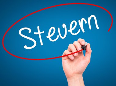 Adam el Steuern (Alman vergi) ile siyah kalemi visua üzerinde yazma.